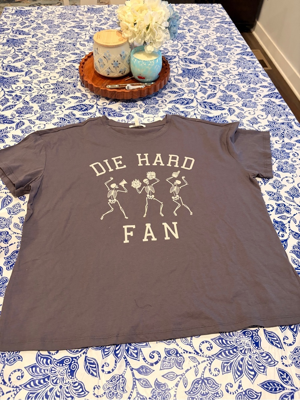 NWOT Maurice’s Women’s Large Die Hard Fan Graphic Tee - Gray